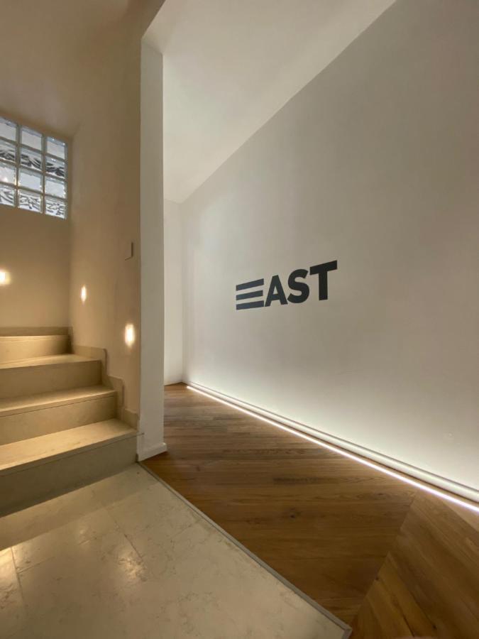 East West Room Arco Extérieur photo